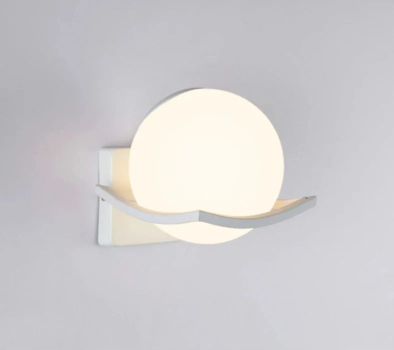 Lámpara de Pared Makar | Aplique Moderno Europeo con Globo de Vidrio