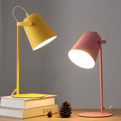 Lámpara de Escritorio LED de Metal Nórdico | Luz Minimalista para Lectura y Estudio