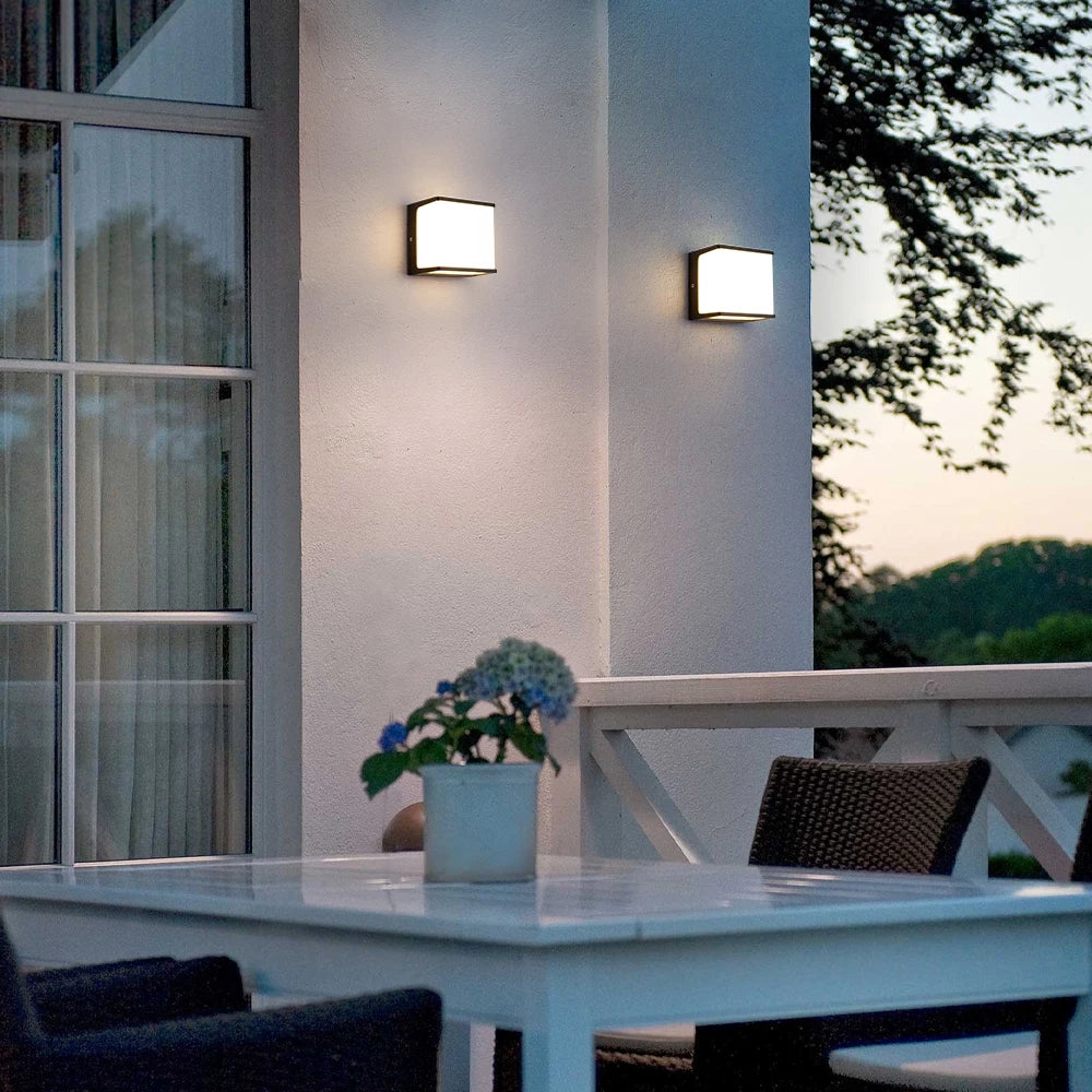 Luz de Pared Exterior AeroCube | LED Moderno e Impermeable