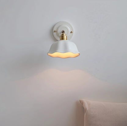 Lámpara de Pared de Cerámica Nordic Cream | Elegancia Vintage para Hogares Modernos