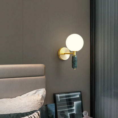 Lámpara de Pared de Mármol y Vidrio | Aplique Moderno con Acabado Dorado
