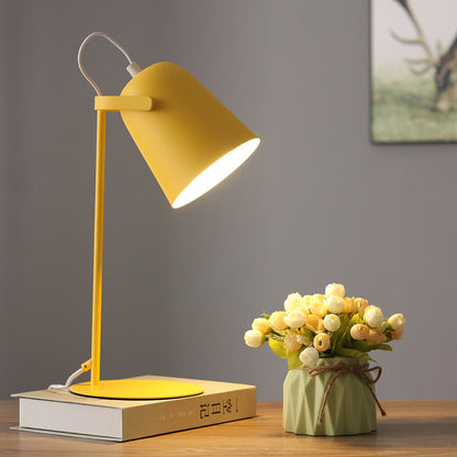 Lámpara de Escritorio LED de Metal Nórdico | Luz Minimalista para Lectura y Estudio