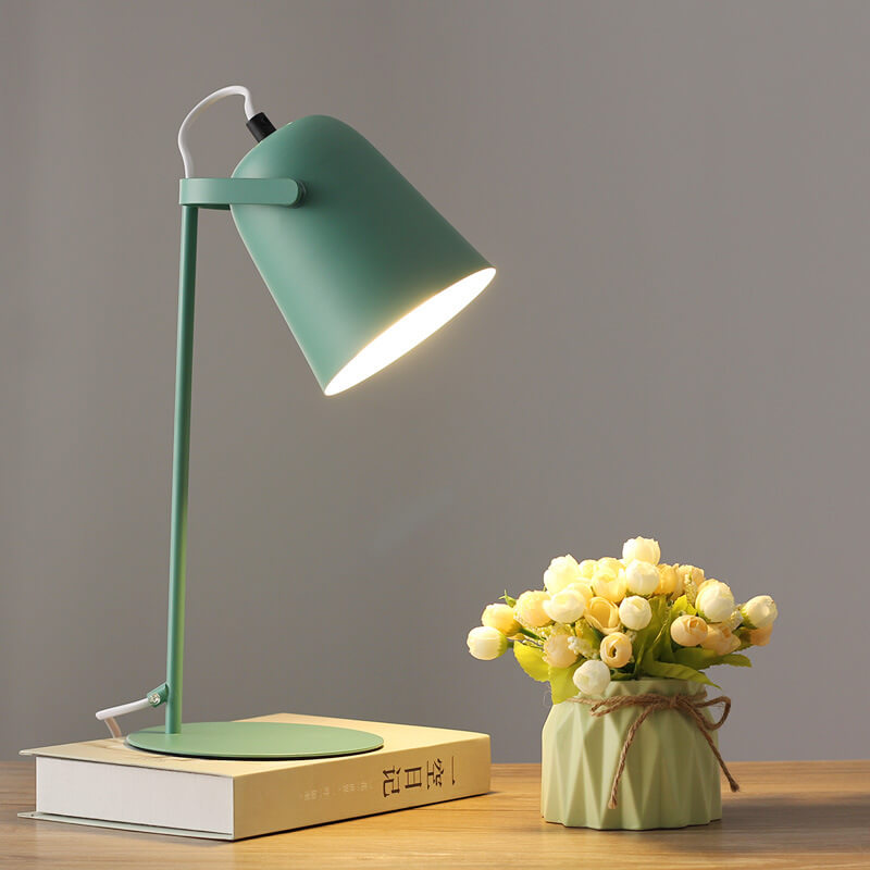 Lámpara de Escritorio LED de Metal Nórdico | Luz Minimalista para Lectura y Estudio
