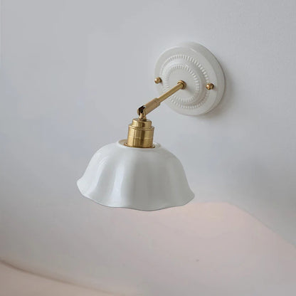 Lámpara de Pared de Cerámica Nordic Cream | Elegancia Vintage para Hogares Modernos