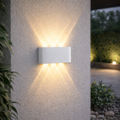 Luz de pared LED minimalista con iluminación hacia arriba y hacia abajo para interior y exterior