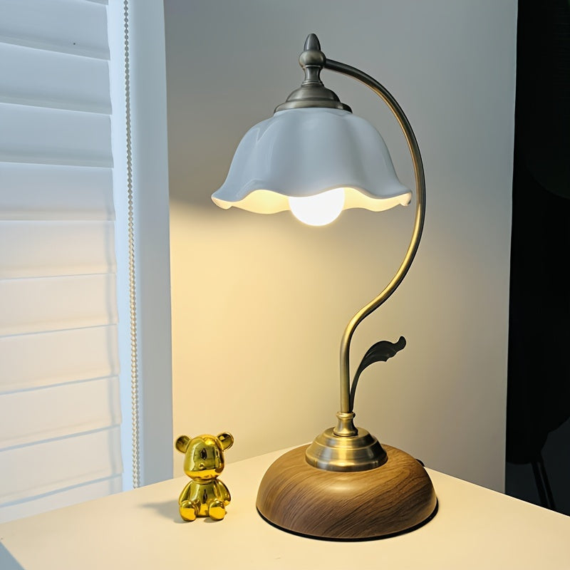 Lámpara de Mesa Vintage con Cuello de Ganso | Luz de Noche USB de Latón Antiguo