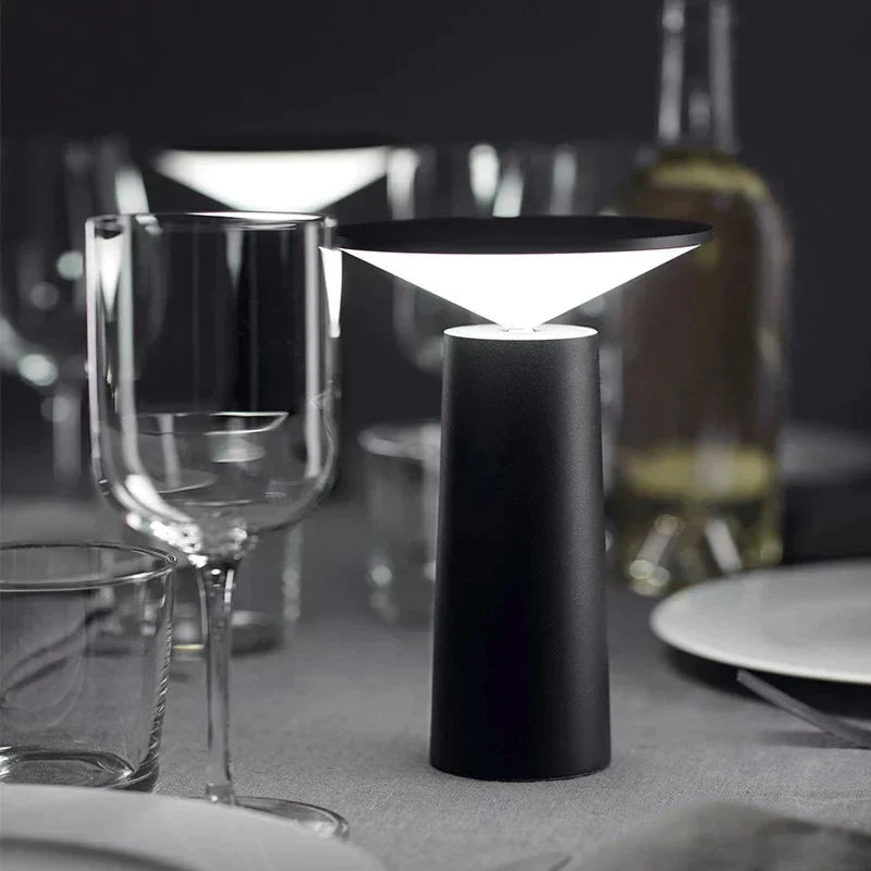 Lámpara de mesa Aurora Libra | Iluminación moderna y regulable de diseño